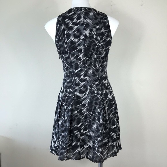 Joie Silk Dress XS Animal Print Fit & Flare Y2K Skater Keyhole Mini Sexy - Picture 7 of 16